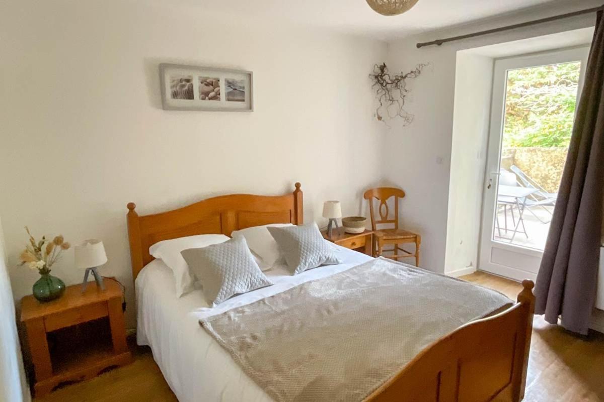 Hotel Ombre Bleue Du Figuier, Ailhon Esterno foto